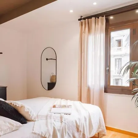 Апартаменты Babinga - 3 Bedroom And Balcony In Eixample Esquerra *